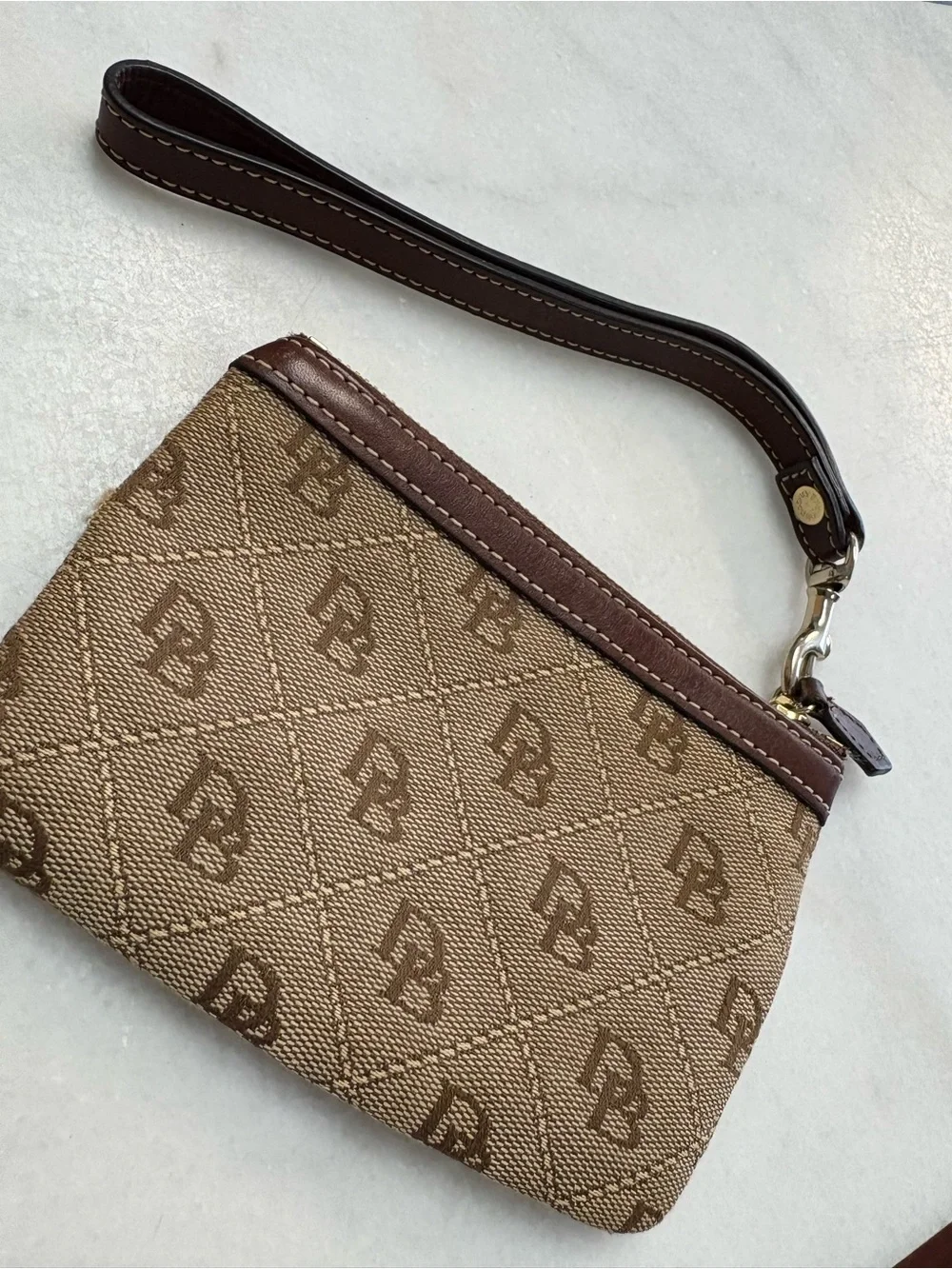 Dooney & Bourke compact brown